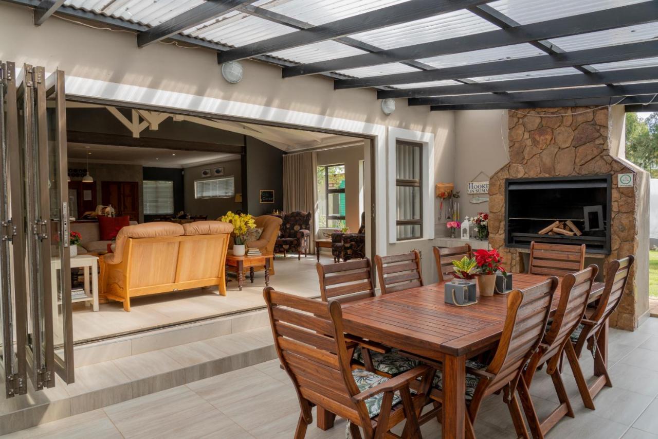 Rueby'S Guesthouse Dullstroom Extérieur photo