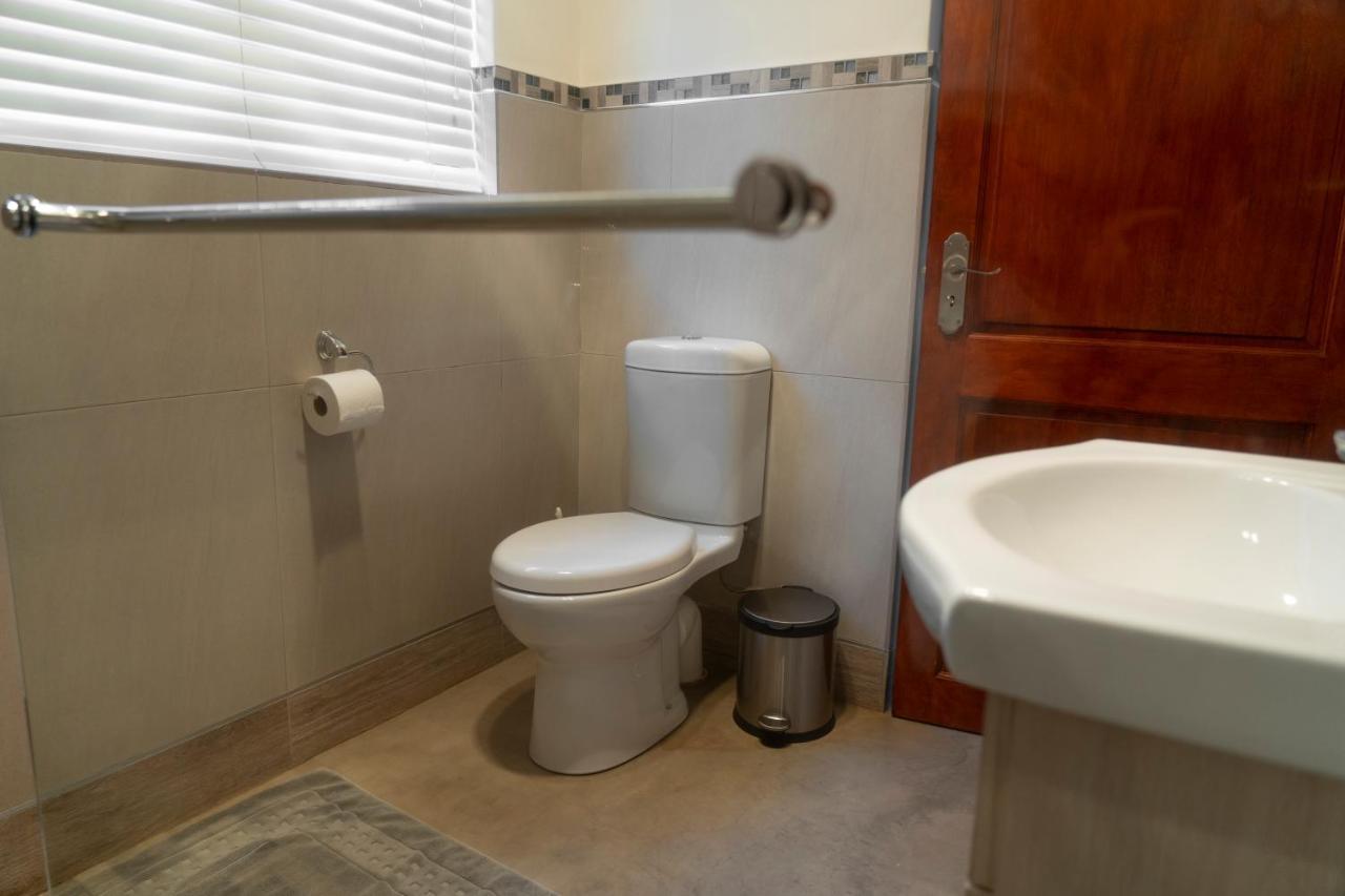Rueby'S Guesthouse Dullstroom Extérieur photo