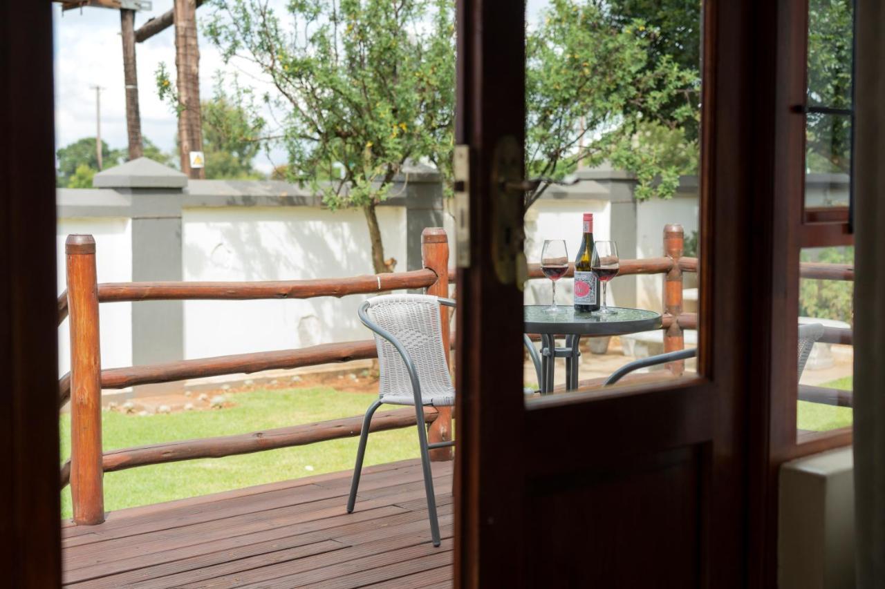 Rueby'S Guesthouse Dullstroom Extérieur photo