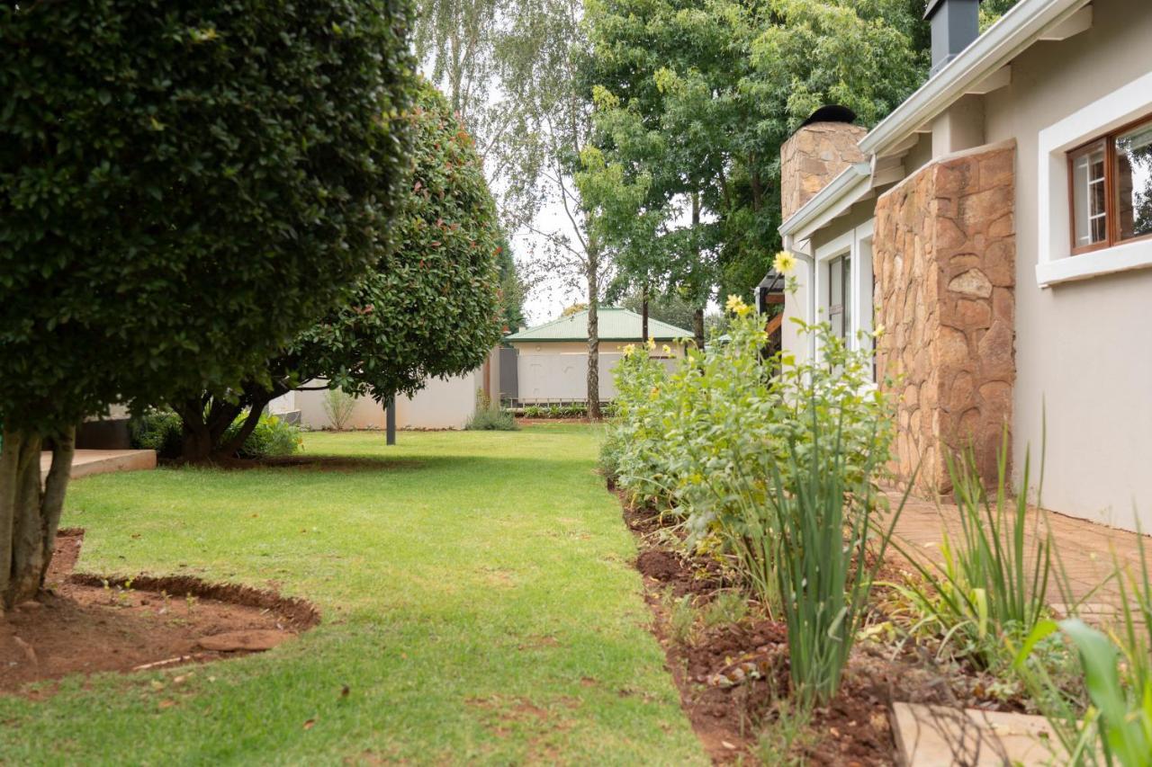 Rueby'S Guesthouse Dullstroom Extérieur photo