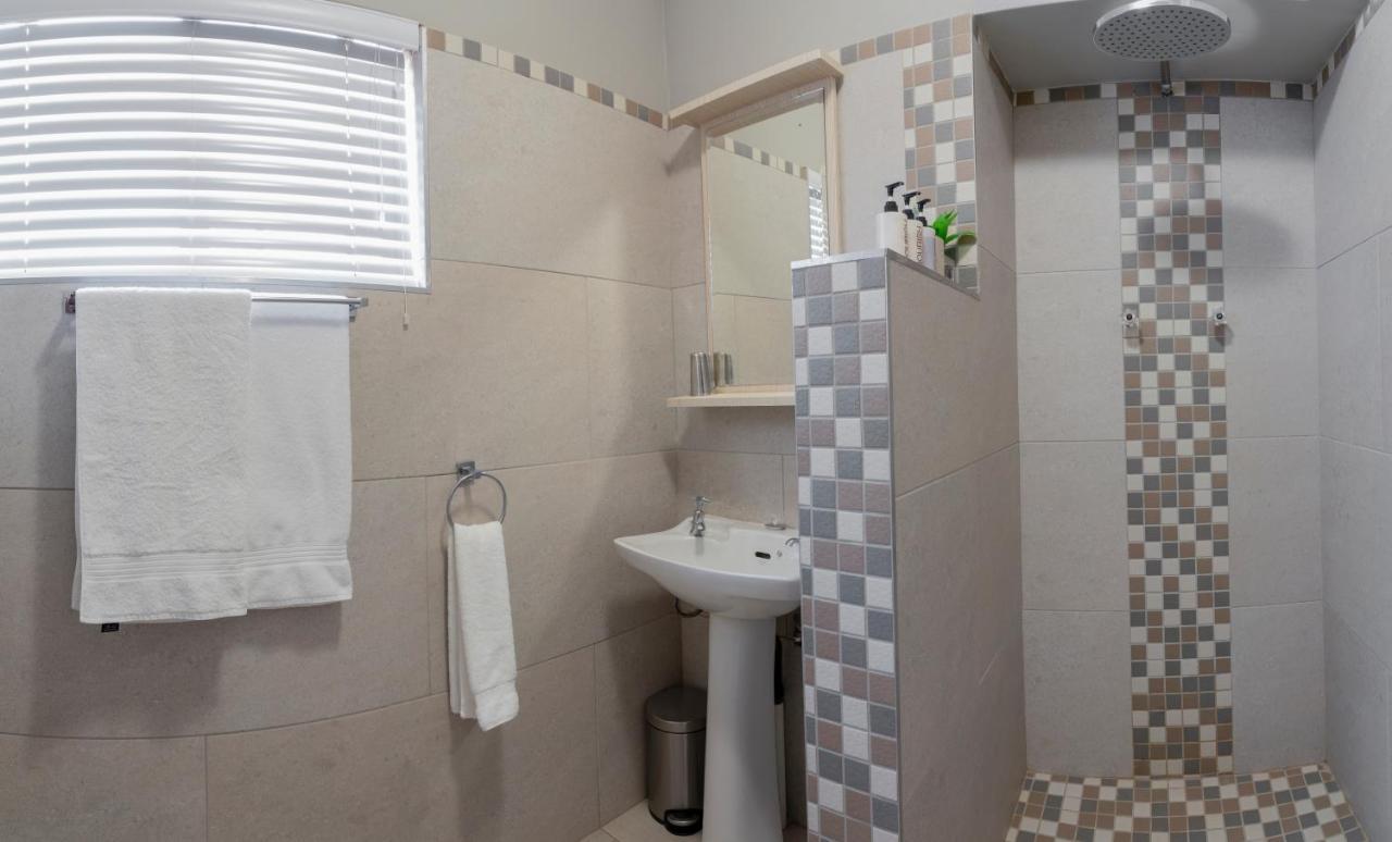 Rueby'S Guesthouse Dullstroom Extérieur photo